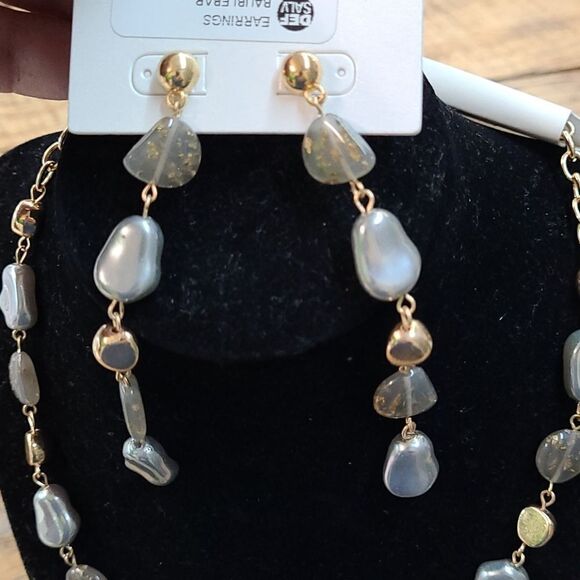 Bundle necklace and earrings - Picture 2 of 4